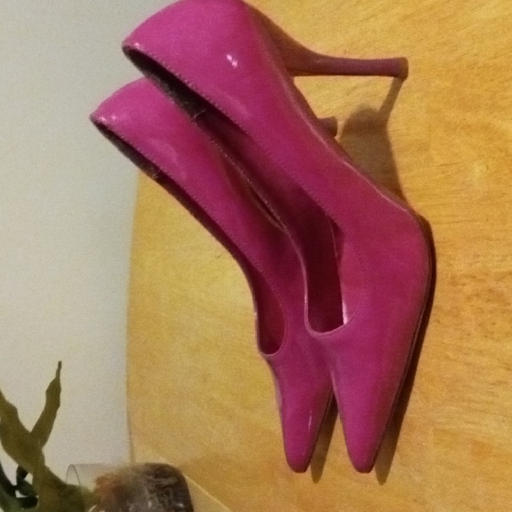 CHARLOTTE RUSSE CLOSED TOE POINTY PUMPS DARK PINK SIZE 9 APPROXIMATELY 4" HEEL